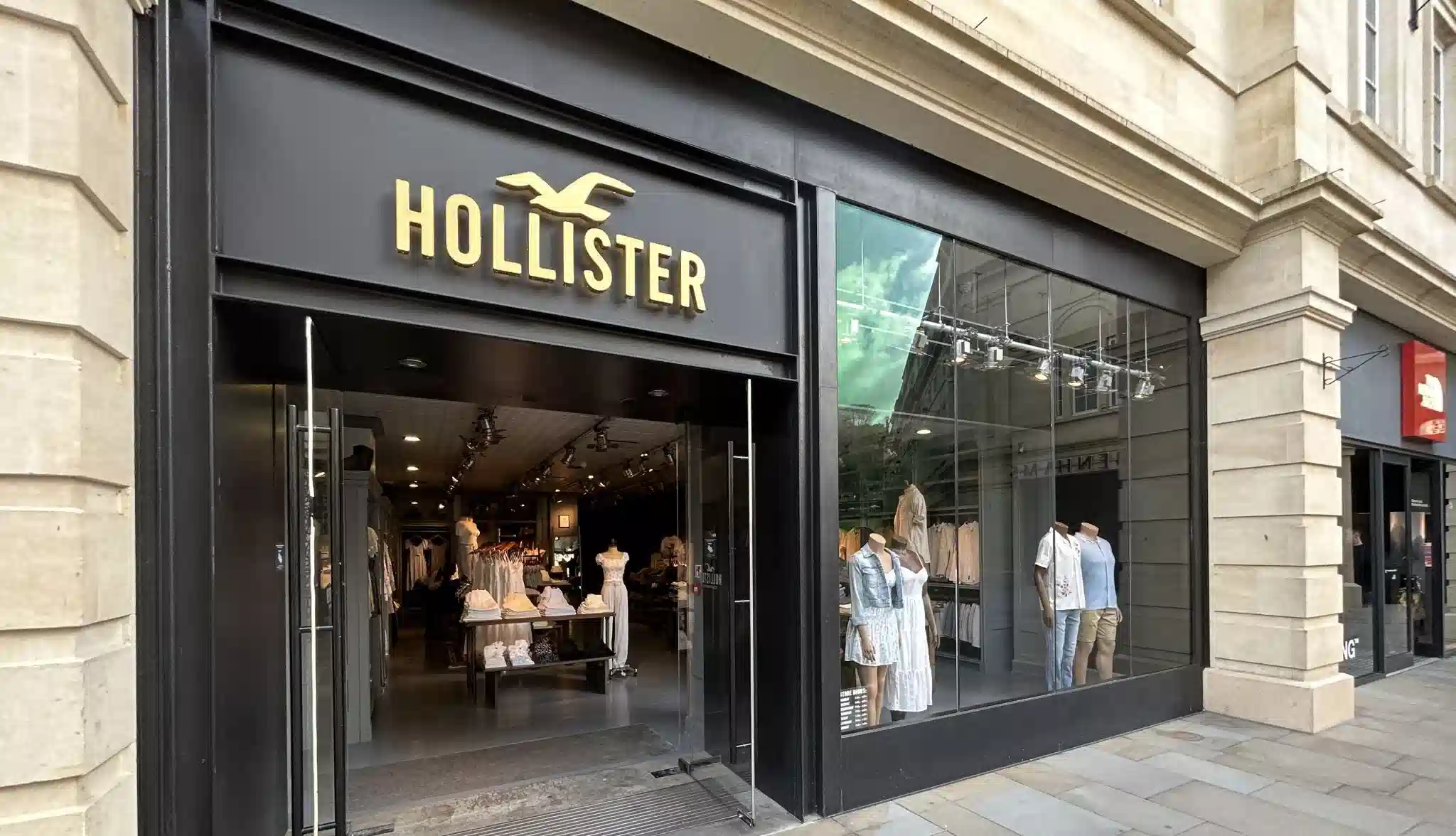 Banner 1 - Hollister Online Store USA