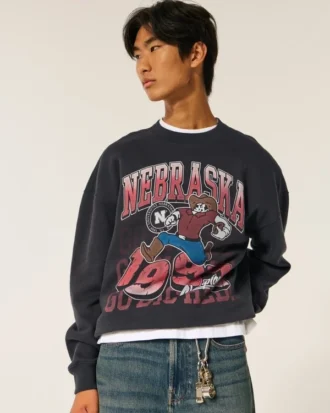 Boxy University of Nebraska Cornhuskers Graphic Crew Sweatshirt