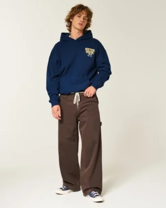 Boxy University of Notre Dame Fighting Irish Graphic Hoodie Boxy University of Notre Dame Fighting Irish Graphic Hoodie