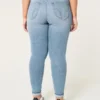 Curvy High-Rise Medium Wash Super Skinny Jeans