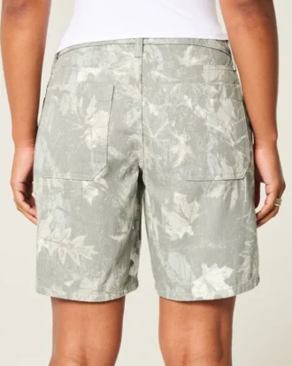 Curvy Low-Rise Camo Baggy Jort