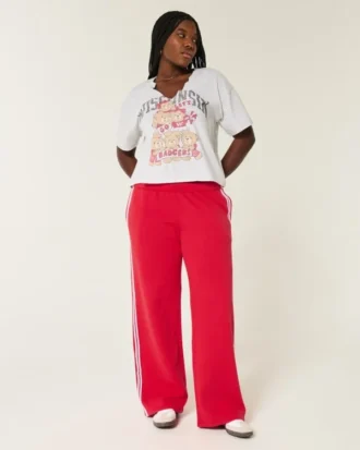 Easy Wisconsin Badgers Graphic Notch-Neck T-Shirt