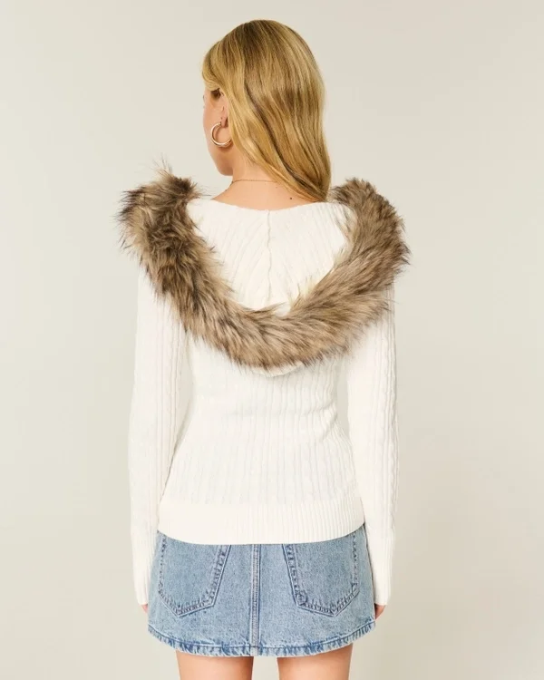 Faux Fur Trim Hooded Cable-Knit Sweater Faux Fur Trim Hooded Cable-Knit Sweater