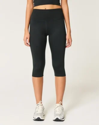 Gilly Hicks Active Recharge Capri Pants