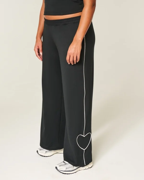 Gilly Hicks Active Recharge Heart-Tipped Baggy Pants Gilly Hicks Active Recharge Heart-Tipped Baggy Pants