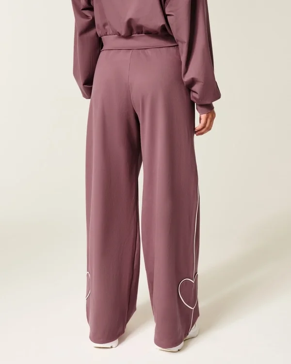 Gilly Hicks Active Recharge Heart-Tipped Baggy Pants Gilly Hicks Active Recharge Heart-Tipped Baggy Pants