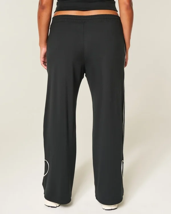 Gilly Hicks Active Recharge Heart-Tipped Baggy Pants Gilly Hicks Active Recharge Heart-Tipped Baggy Pants