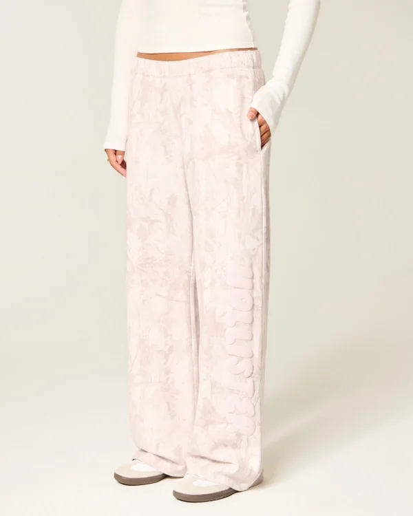 Logo Graphic Pink Camo Wide-Leg Sweatpants Logo Graphic Pink Camo Wide-Leg Sweatpants
