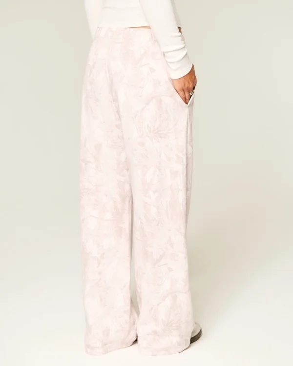 Logo Graphic Pink Camo Wide-Leg Sweatpants Logo Graphic Pink Camo Wide-Leg Sweatpants