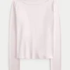 Long-Sleeve Seamless Fabric Slash-Neck Top