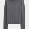Long-Sleeve Seamless Fabric Slash-Neck Top