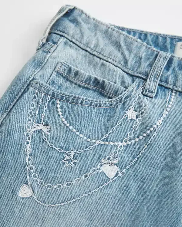 Low-Rise Light Wash Chain Embroidery Baggy Jeans Low-Rise Light Wash Chain Embroidery Baggy Jeans