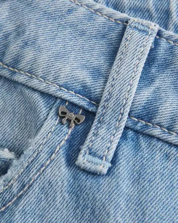 Low-Rise Light Wash Studded Bows Baggy Jeans Low-Rise Light Wash Studded Bows Baggy Jeans