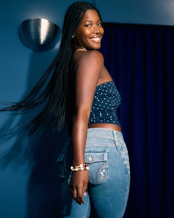 Low-Rise Medium Wash Embroidered Florals Bootcut Jeans Low-Rise Medium Wash Embroidered Florals Bootcut Jeans