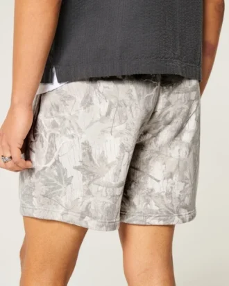 Mid-Thigh Camo Loose Fleece Shorts
