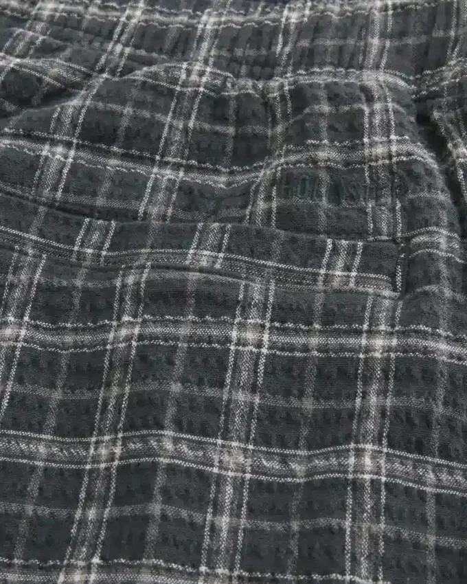 Mid-Thigh Seersucker Pull-On Shorts