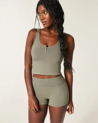 Must-Have Basics Shortie