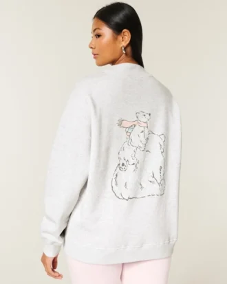 Oversized Mock-Neck Bear Graphic Sweatshirt Oversized Mock-Neck Bear Graphic Sweatshirt