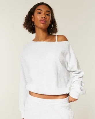 Oversized Off-the-Shoulder Sweatshirt