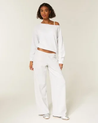 Oversized Off-the-Shoulder Sweatshirt