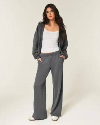 Wide-Leg Sweatpants Wide-Leg Sweatpants