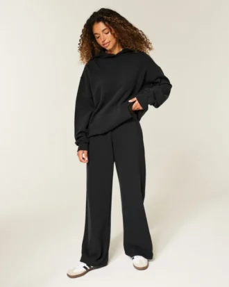 Wide-Leg Sweatpants Wide-Leg Sweatpants